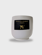 Bougie parfumée artisanale taille L en cire végétale avec pot en jesmonite réutilisable. Parfumée au musc blanc. Message caché révélé à la chaleur : “Que tes rêves scintillent toujours”. Fabrication artisanale.