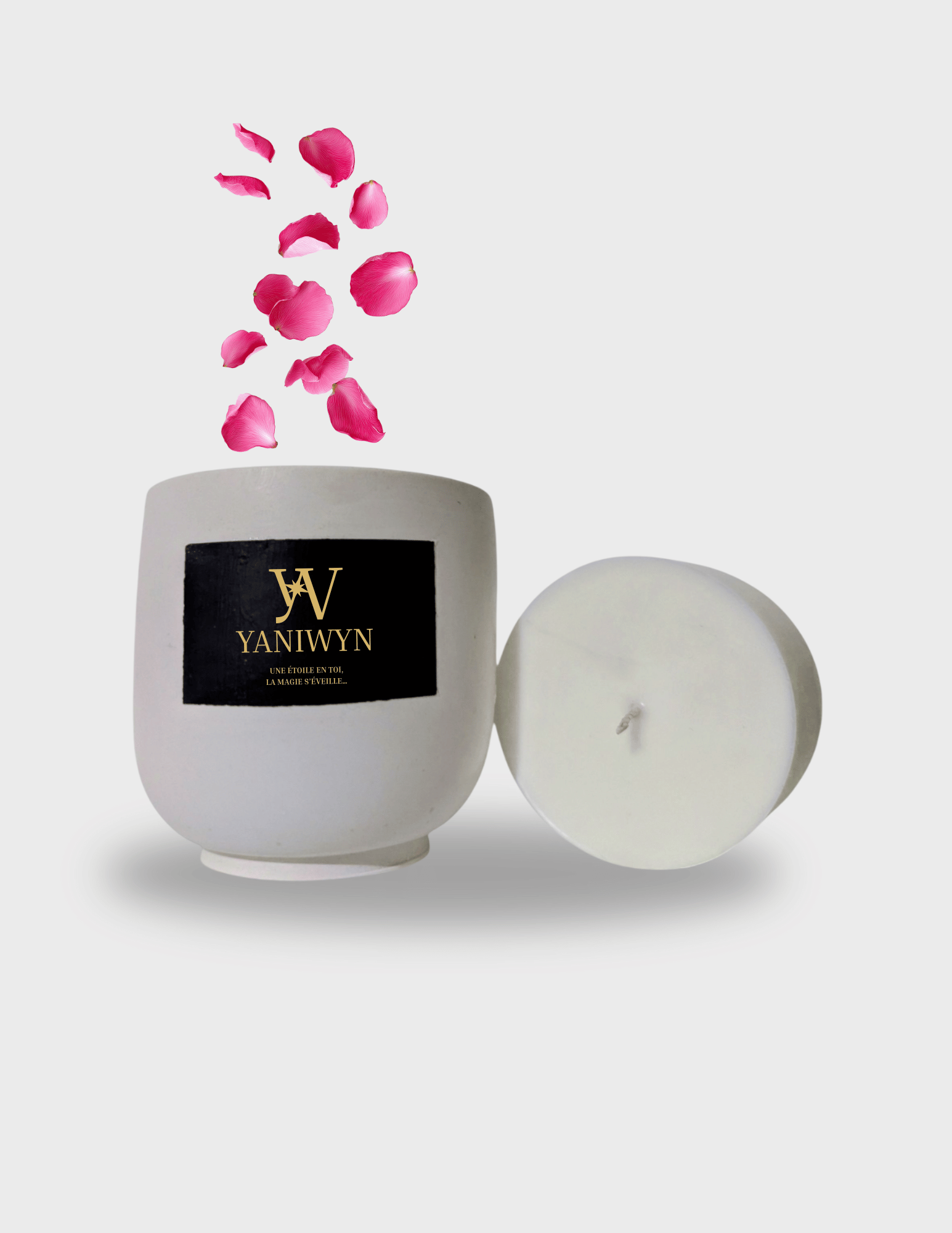 Bougie parfumée artisanale taille L en cire végétale avec pot en jesmonite réutilisable. Parfumée à la fleur de cerisier. Message caché révélé à la chaleur : “Une étoile en toi, la magie s'éveille...”. Fabrication artisanale.